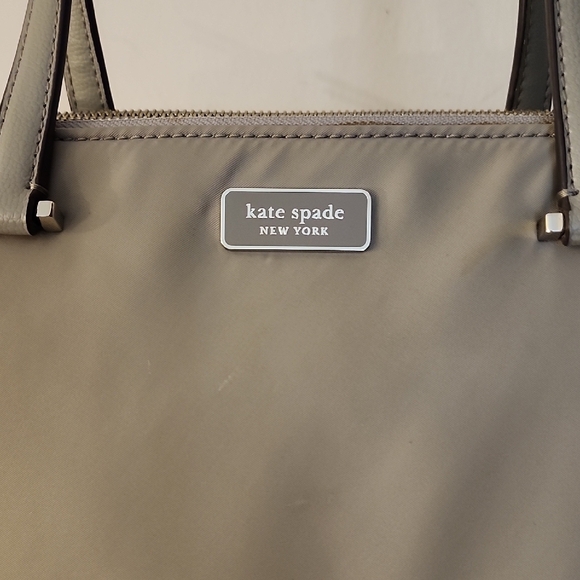 Kate Spade Tote Bag w/Free Kate Spade Earrings - Picture 3 of 16